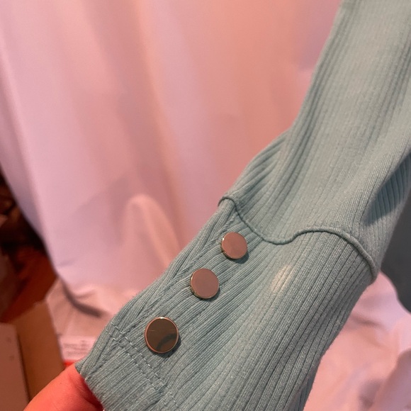 D & Co Denim + Company Sweater Size XL. NWOT - Picture 7 of 8